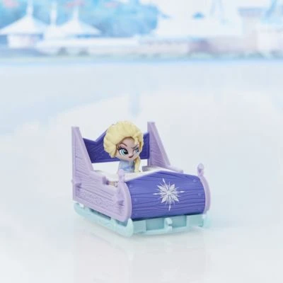 Hasbro Disney Die Eiskönigin 2 Twirlabouts Serie 1, Verwandlungsset Elsa, Mit Schlitten/Shop, Elsa Puppe Und Accessoires, Für Kinder Ab 3 Jahren 5 Hasbro Disney Die Eiskönigin 2 Twirlabouts Serie 1, Verwandlungsset Elsa, Mit Schlitten/Shop, Elsa Puppe Und Accessoires, Für Kinder Ab 3 Jahren – Bild 5