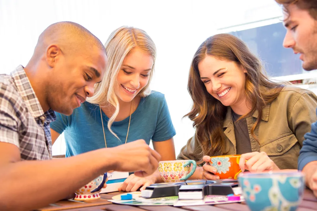 Hasbro Trivial Pursuit 2000er Edition 14 Hasbro Trivial Pursuit 2000er Edition – Bild 14