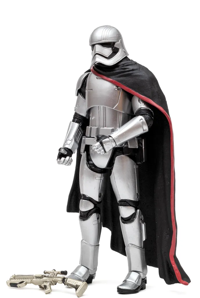 Captain Phasma Figur Star Wars The Black Series Actionfigur 06 Hasbro B3840 NEU 4 Captain Phasma Figur Star Wars The Black Series Actionfigur 06 Hasbro B3840 NEU – Bild 4